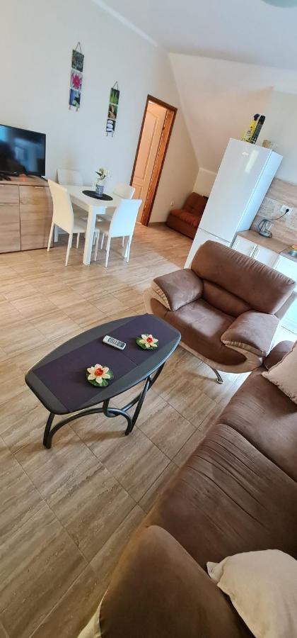 Apartman Nina2 リサン エクステリア 写真